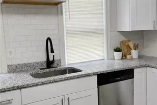 5 Goulding St, Providence, RI 02906 - Photo 2