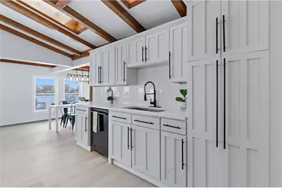 462 Lake Shore Drive, Warwick, RI 02889 - Photo 4