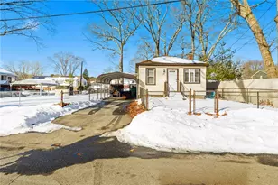 201 Hollis Ave, Warwick, RI 02889 - Photo 10