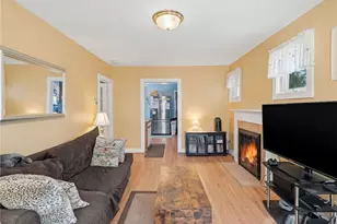 201 Hollis Ave, Warwick, RI 02889 - Photo 2