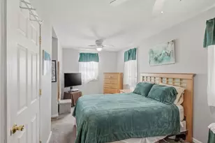 201 Hollis Ave, Warwick, RI 02889 - Photo 6