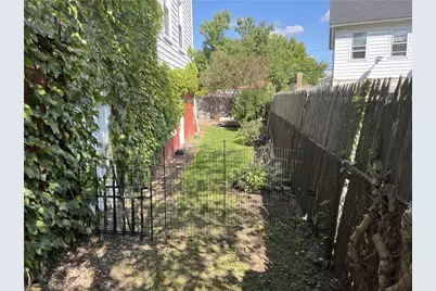10 Carleton Street, Providence, RI 02908 - Photo 28