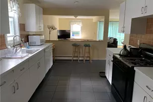 23 Carey St, Newport, RI 02840 - Photo 4