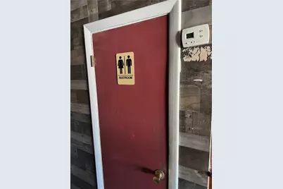 1690 W Shore Road, Warwick, RI 02889 - Photo 8