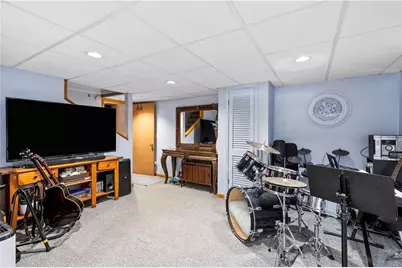 46 Auburn Avenue, Johnston, RI 02919 - Photo 32