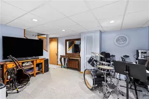 46 Auburn Ave, Johnston, RI 02919 - Photo 32