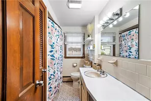 46 Auburn Ave, Johnston, RI 02919 - Photo 10