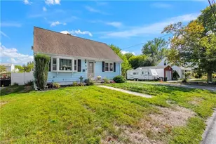 46 Auburn Ave, Johnston, RI 02919 - Photo 2