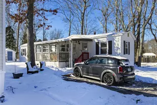 502 Forest Rd, Middletown, RI 02842 - Photo 2