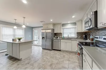 7 Wilbur Avenue, Newport, RI 02840 - Photo 1