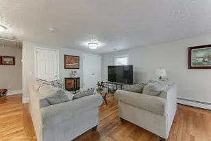 7 Wilbur Ave, Newport, RI 02840 - Photo 6