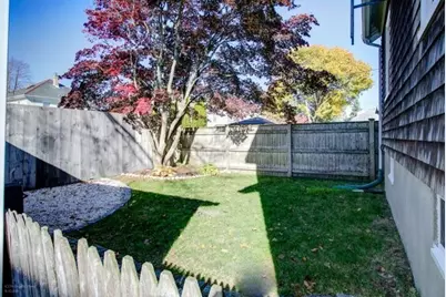 27 Vaughan Avenue, Newport, RI 02842 - Photo 14