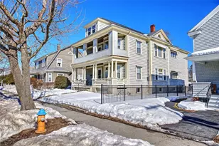 910 Hope St, Bristol, RI 02809 - Photo 2