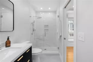 30 S Angell St, Providence, RI 02906 - Photo 20