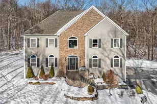 47 Austin Dr, Cumberland, RI 02864 - Photo 2