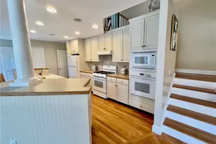 611 Wolcott Ave, Middletown, RI 02842 - Photo 6