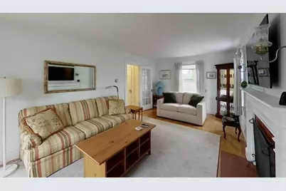 94 Eustis Avenue, Newport, RI 02840 - Photo 4