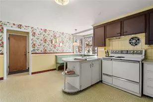 80 George St, Warwick, RI 02888 - Photo 6