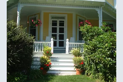 589 Bellevue Avenue, Newport, RI 02840 - Photo 2