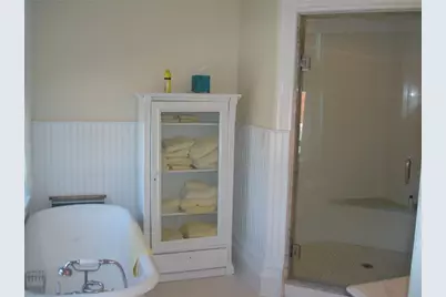 589 Bellevue Avenue, Newport, RI 02840 - Photo 14