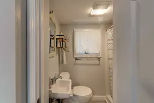 33 Warren Ave, Middletown, RI 02842 - Photo 8