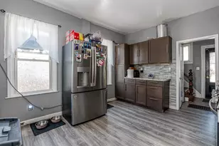 43 Warwick Rd, Pawtucket, RI 02861 - Photo 4