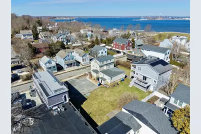 32 Houston Avenue, Newport, RI 02840 - Photo 2