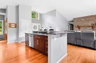 154 Beechwood Dr, Cranston, RI 02921 - Photo 8