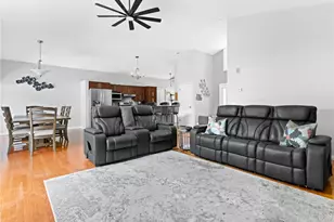 154 Beechwood Dr, Cranston, RI 02921 - Photo 14