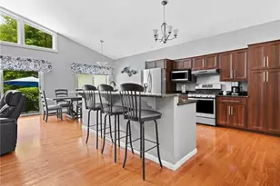 154 Beechwood Dr, Cranston, RI 02921 - Photo 6