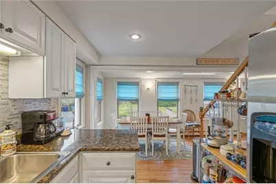 7 Bacheller St Street, Newport, RI 02840 - Photo 10