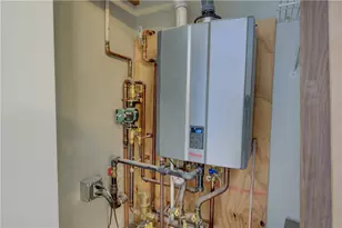 66 Girard Ave, Newport, RI 02840 - Photo 16