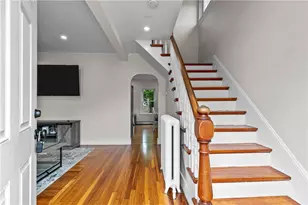 31 Slocum St, Newport, RI 02840 - Photo 2