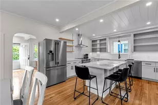 31 Slocum St, Newport, RI 02840 - Photo 8