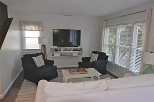 70 Houston Ave, Newport, RI 02840 - Photo 4