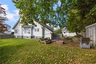 127 W Main Rd, Middletown, RI 02842 - Photo 32