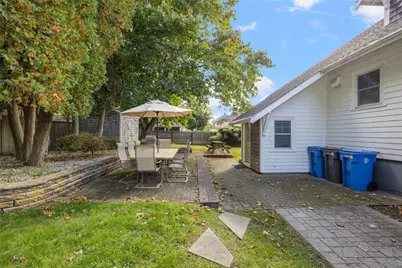 127 West Main Road, Middletown, RI 02842 - Photo 30