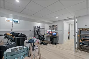 17 Narragansett Ave, Newport, RI 02840 - Photo 18