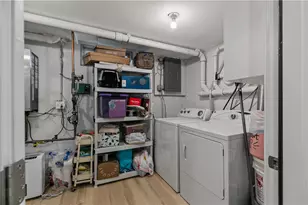 17 Narragansett Ave, Newport, RI 02840 - Photo 22