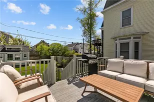 17 Narragansett Ave, Newport, RI 02840 - Photo 4