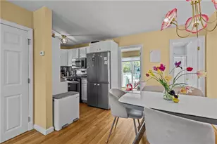 17 Narragansett Ave, Newport, RI 02840 - Photo 8