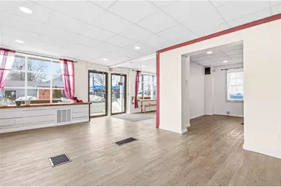 1692 Warwick Avenue, Warwick, RI 02889 - Photo 8