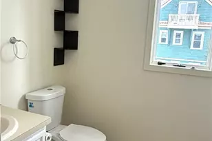 1302 Elmwood Ave, Providence, RI 02910 - Photo 24