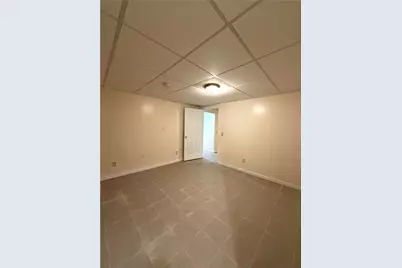 1302 Elmwood Avenue, Providence, RI 02910 - Photo 32