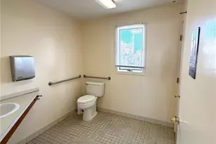 1302 Elmwood Ave, Providence, RI 02910 - Photo 12