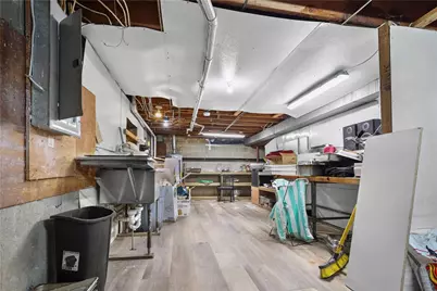 693 Oaklawn Avenue, Cranston, RI 02920 - Photo 14