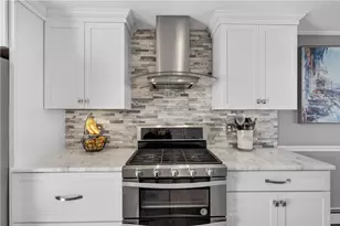 4 Nicole Ln, Johnston, RI 02919 - Photo 10