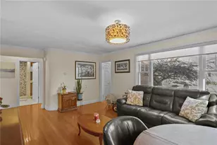 30 Lark Ave, Cranston, RI 02920 - Photo 8