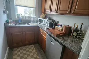 14 Amy St, Providence, RI 02906 - Photo 16