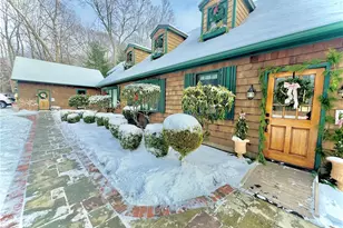 66 Essex Manor Ln, North Kingstown, RI 02874 - Photo 1